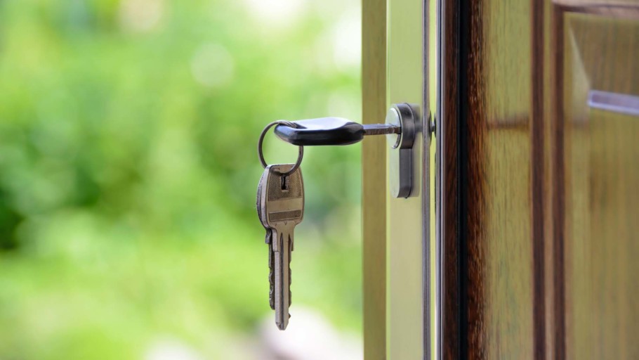 Always Losing Your Keys? We Review The Best Key Finders.